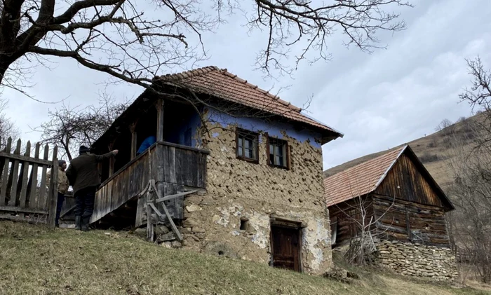 casa restaurare apuseni