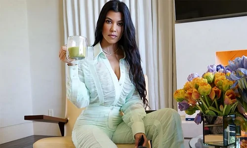 kourtney kardashian jpg