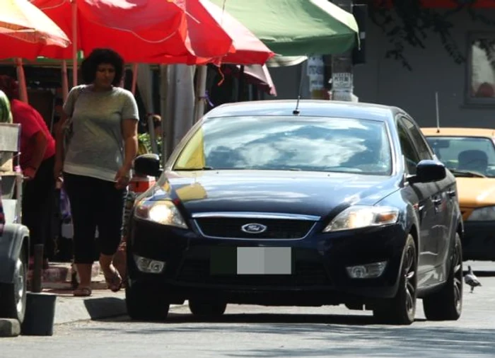 
    Cătălina a preferat să aleagă ea toate produsele Foto: Mihai Ionescu  