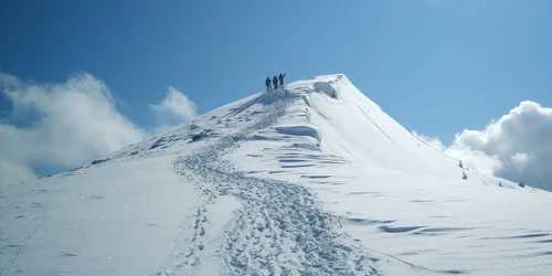 Călători prin munţi, inedită expoziţie de fotografie