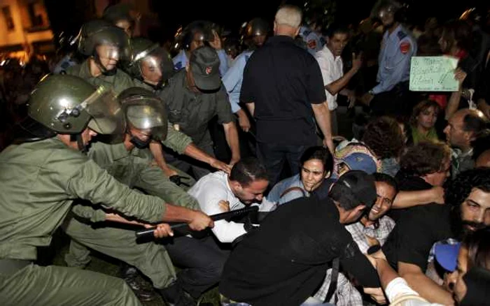 Proteste violente în Maroc fata de eliberarea pedofilului spaniol FOTO Reuters