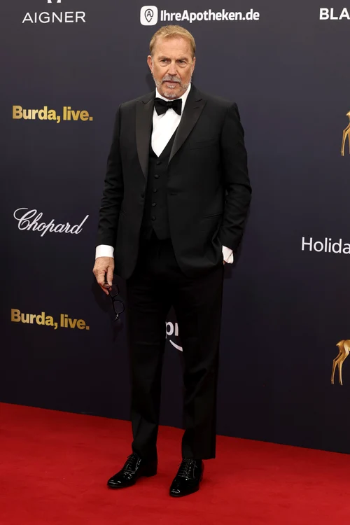 Kevin Costner, pe covorul roșu de la Premiile BAMBI 2024