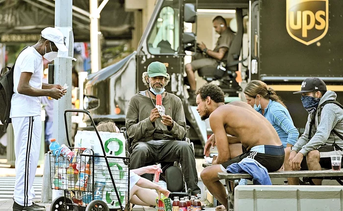 
    Cerşetorii din New York pot  alege acum unde să se cazeze  între Hilton, Lucerne,  Hampton Inn sau Belleclaire  