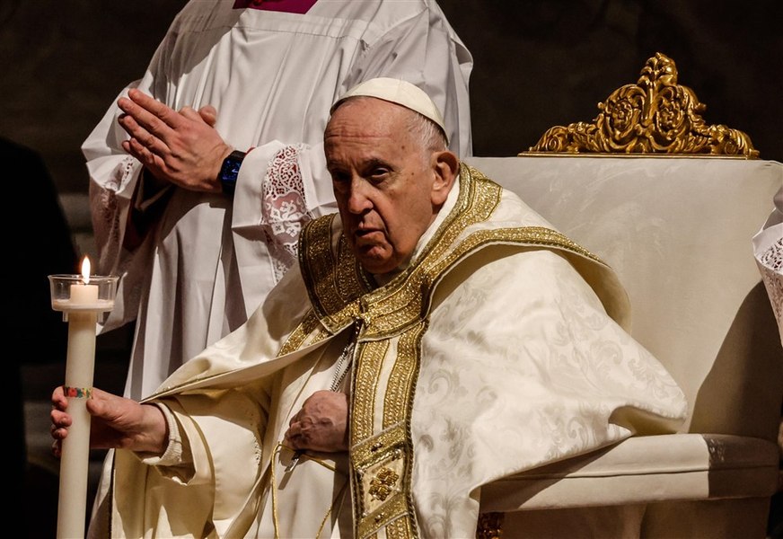 Papa Francisc și-a anulat participarea la procesiunea „Via Crucis“ de la Colosseumul din Roma în ultimul moment