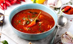 Supa gulas  Sursa foto shutterstock 221586598 jpg