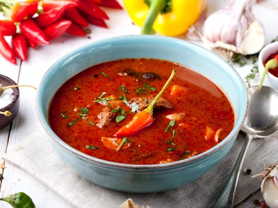 Supa gulas  Sursa foto shutterstock 221586598 jpg