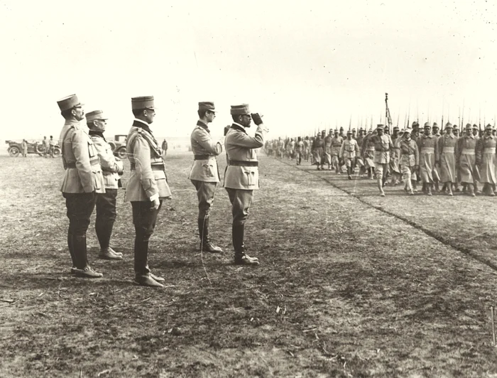 Generalul Eremia Grigorescu şi Regele Ferdinand pe front FOTO Muzeul de Istorie al României