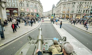 Tancul se strecoară uşor în trafic jpeg
