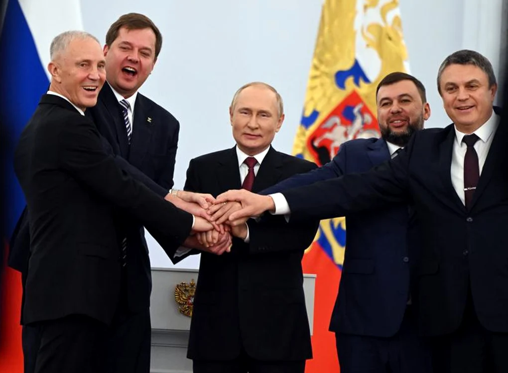 Vladimir Putin și liderii separatiști ai regiunilor ucrainene recent anexate de Rusia FOTO EPA-EFE