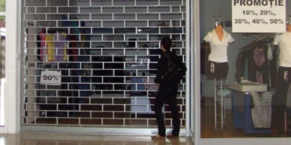Neamţ: Sute de pietreni cad victime promoţiilor-fantomă