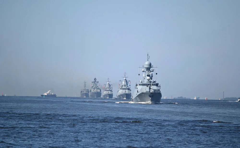 Acord militar de 10 miliarde de dolari pentru nave de război. Documentul a fost semnat de Australia și Japonia