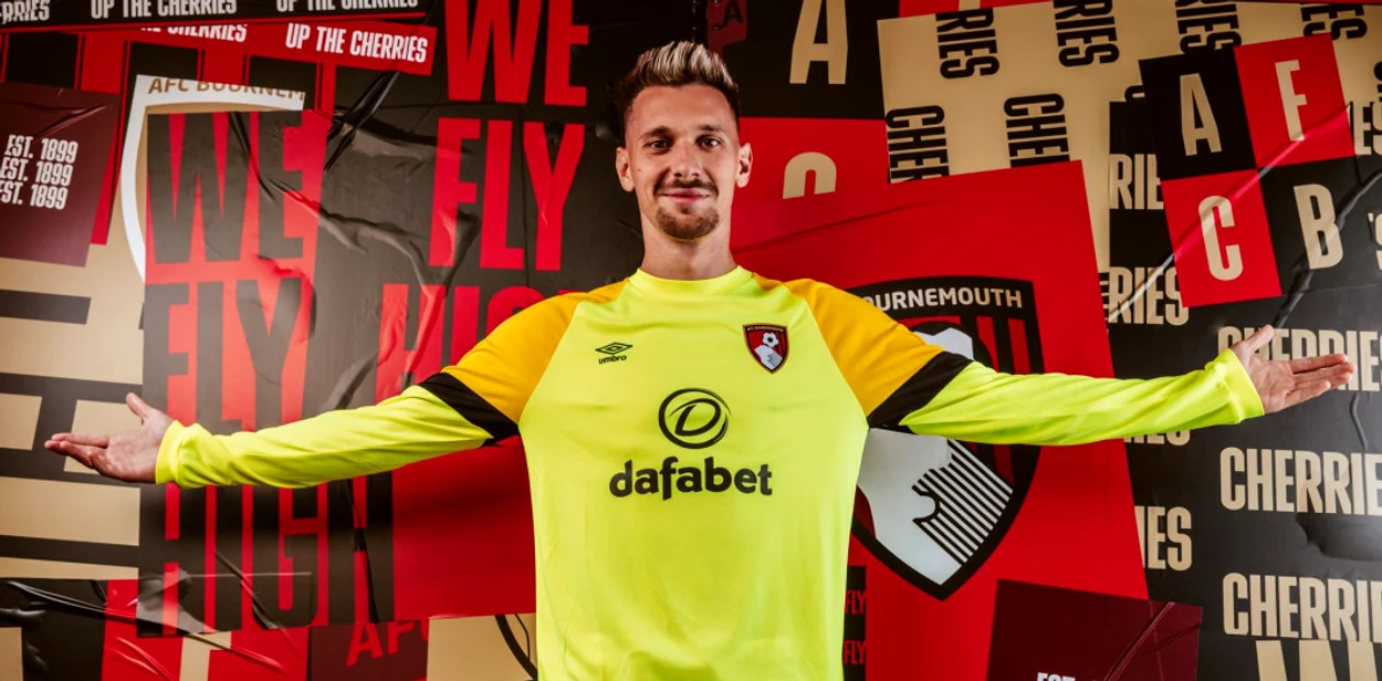 Ionuț Radu, în tricoul lui Bournemouth. Foto afcb.co.uk 