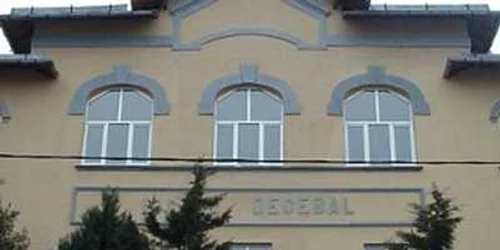 150 de elevi de la Colegiul Tehnic "Decebal" fac practică pe bani europeni