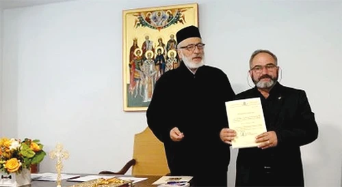 ÎPS Calinic al Argeşului şi deputatul Bălăşoiu. FOTO: Arhiepiscopia Argeşului
