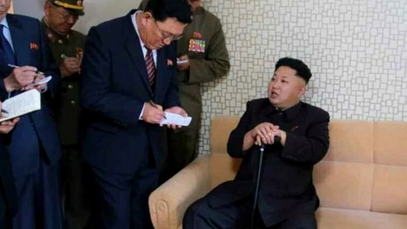 În 2014, Kim a dispărut timp de 40 de zile, iar prima fotografie după apariția sa îl înfățișează în baston