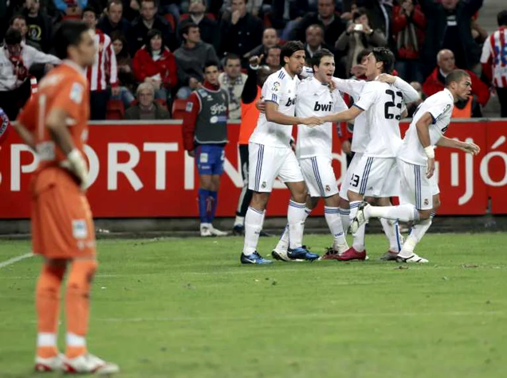 
    Higuain, felicitat pentru gol  