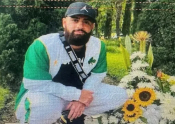 Un membru al mafiei italiene s-a fotografiat lângă mormântul lui Escobar FOTO: Poliția italiană