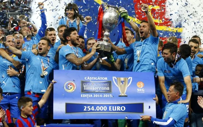 
    Steaua e deţinătoarea Cupei României  
