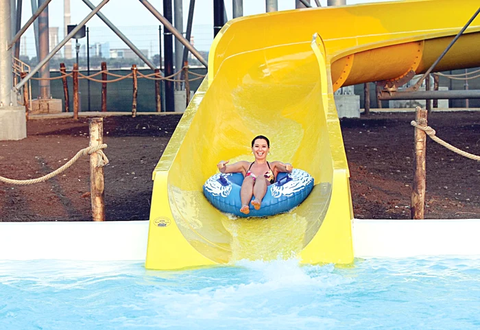 Andreea nu a ratat aproape nici un tobogan din cele 27 ale parcului