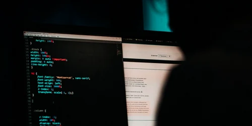 hacker spionaj unsplash