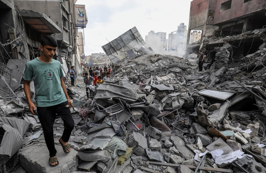 Gaza a devenit un cimitir pentru copii. Un minor moare la fiecare 10 minute din cauza bombardamentelor israeliene