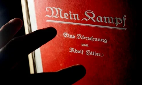 PREMIERĂ: "Mein Kampf", publicat în Germania pentru prima dată după Al Doilea Război Mondial jpeg