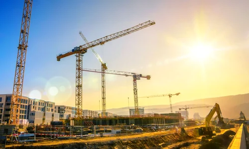 Santier de constructii FOTO 123 RF 