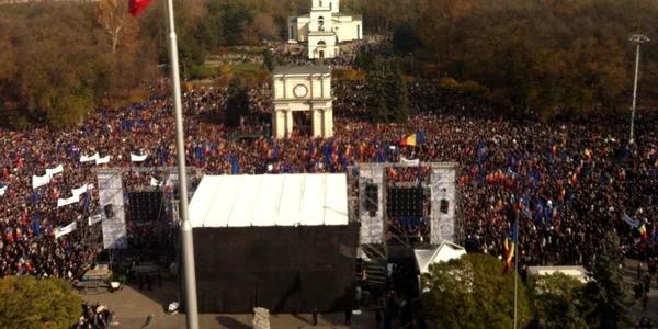 miting proeuropa la chisinau foto elena zagnat facebook