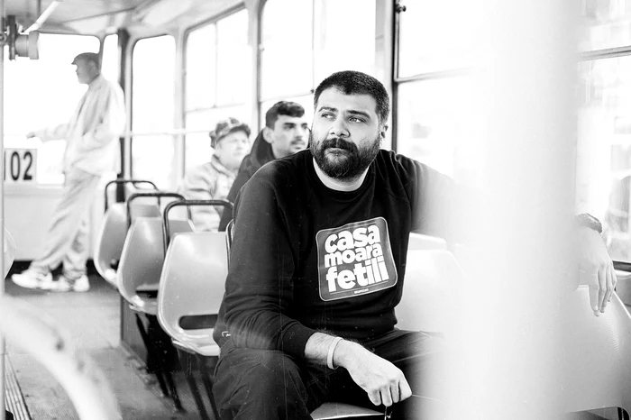 Grasu XXL a ironizat un vers al celor de la Paraziţii