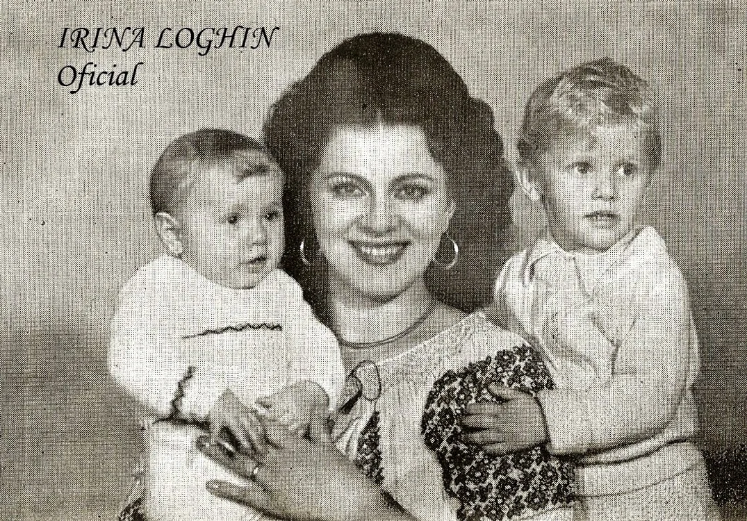 Irina Loghin în tinereţe, alături de cei doi copii ai săi
