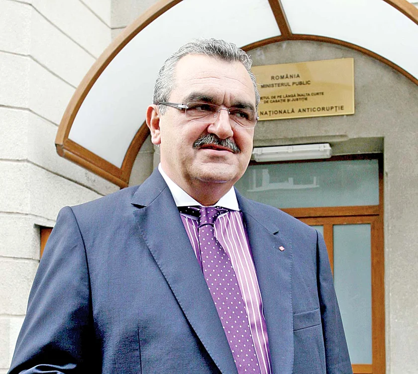 
    Fostul ministru al transporturilor va face doi ani puşcărieFoto: Mediafax  