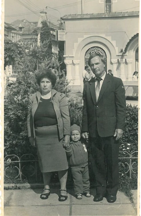 ana carola marin si bunicii