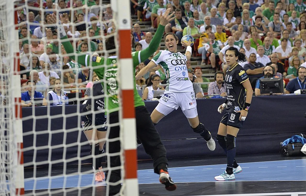 Accidentată, Cristina Neagu nu va evolua în meciul CSMB - Gyor programat sâmbătă, de la ora 15.00, în Sala PolivalentăFoto: Sport Pictures