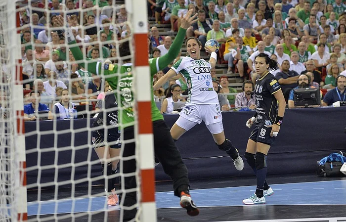 
    Accidentată, Cristina Neagu nu va evolua în meciul CSMB - Gyor programat sâmbătă, de la ora 15.00, în Sala PolivalentăFoto: Sport Pictures  