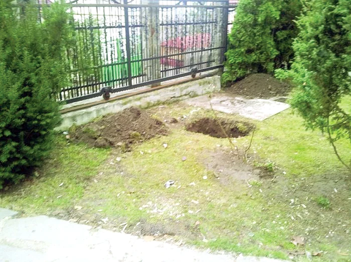 
    Senator ameninţat cu moartea ca să-şi vândă casa interlopilorFoto: Ziarul de Iasi  