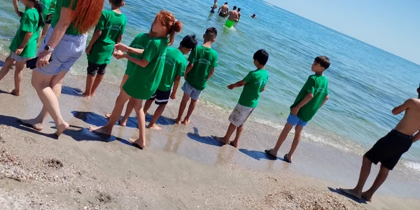 copiii din milcov, olt, care au văzut marea cu scoala   foto arhiva loredana stroiuleasa (5) jpeg