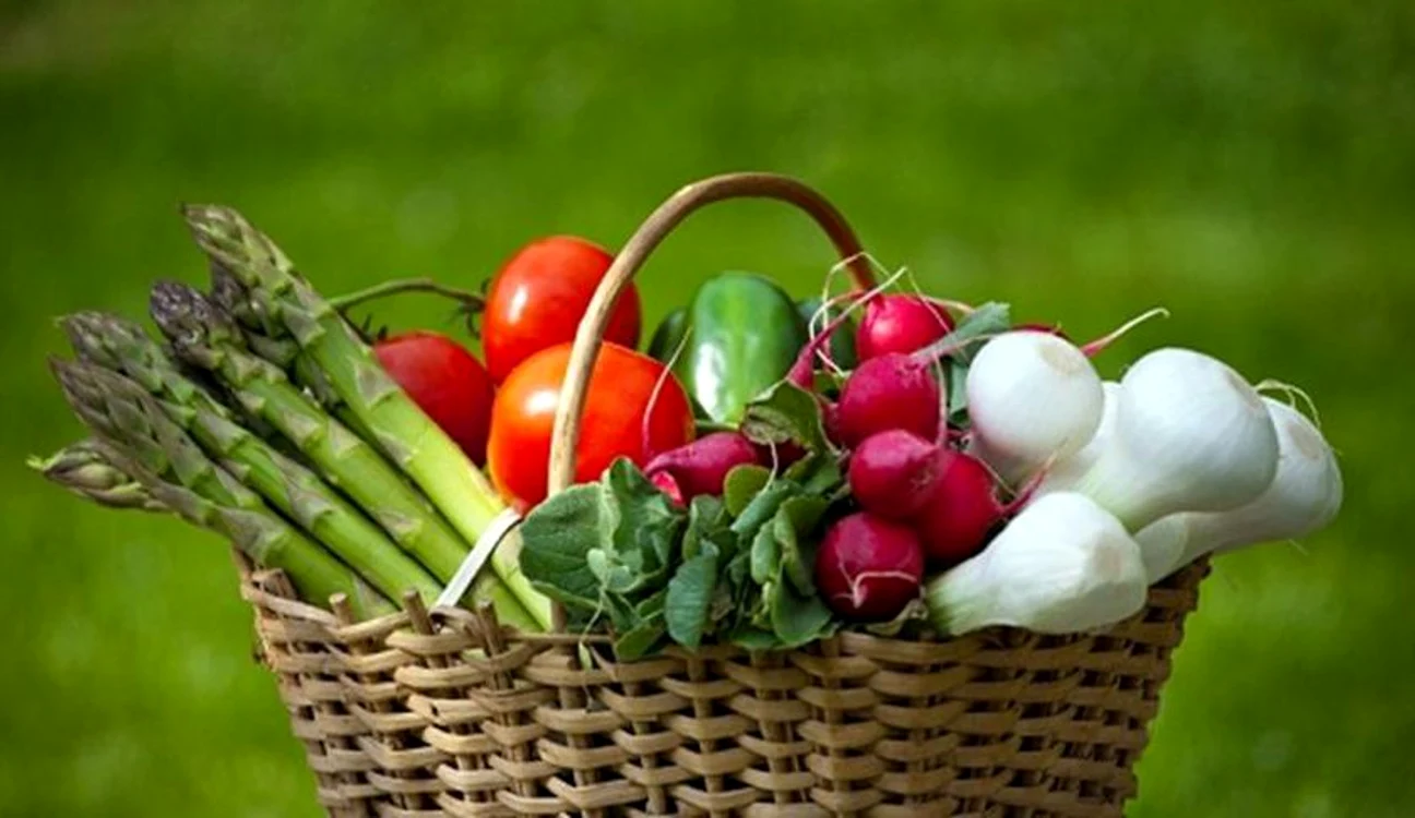 
    Legume de primăvară. Ce alimente trebuie să pui pe lista de cumpărături  