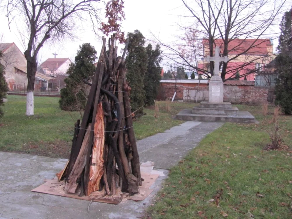 Badnjakul se aprinde în curţile bisericilor sârbeşti, duminică, la ora 17.00