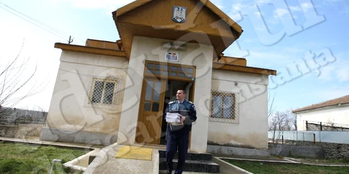 Oamenii legii îşi mută dosarele în noul sediu al poliţiei