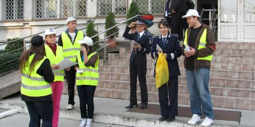 Voluntarii au distribuit materiale informative