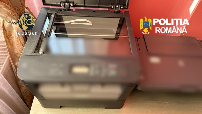 Echipament care ajuta la facerea banilor falși.