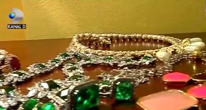 O parte dintre bijuteriile scumpe pe care Carmen Harra le deține