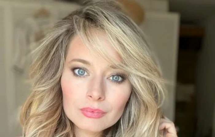 WOW! Laura Cosoi, shooting în costum de baie, la două luni după ce a născut