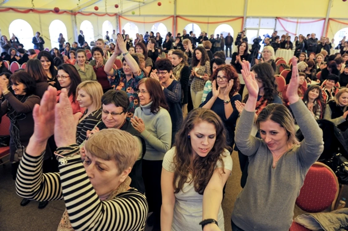 Spectatoarele au dansat pe muzica artistului latino