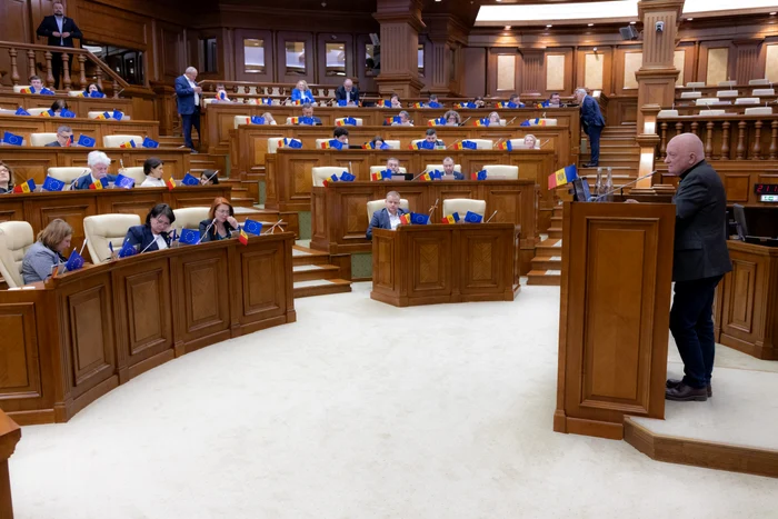 Parlamentul a adoptat declarația în cadrul ședinței de joi. FOTO: Multimedia.parlament.md