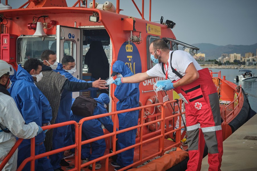 Rețea internațională de trafic de migranți destructurată în Spania. Mii de persoane exploatate