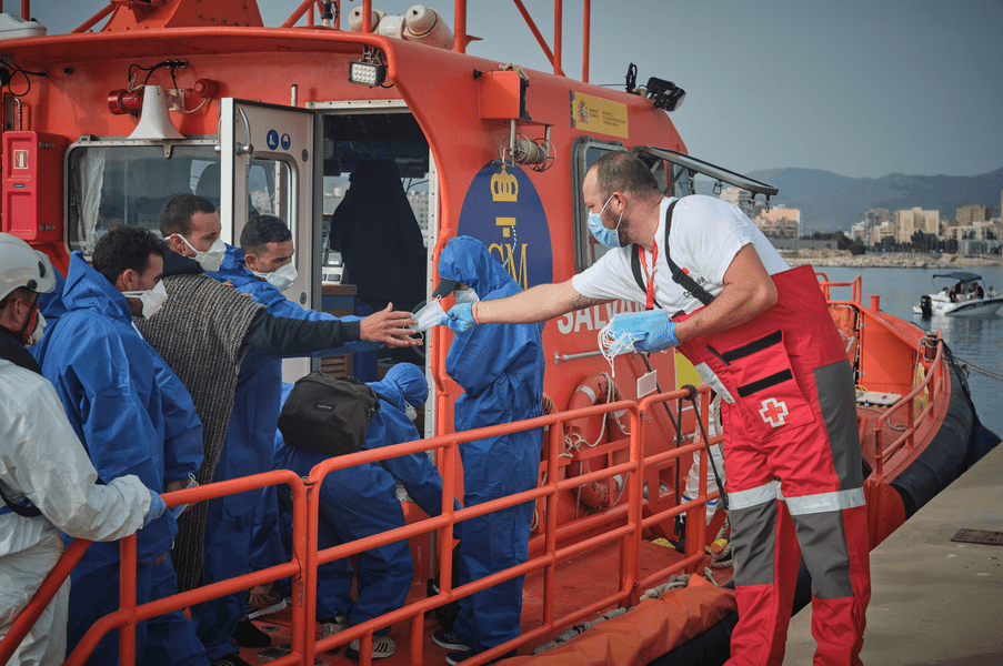 Noua strategie pentru creșterea numărului de deportări a CE: „Cei care nu au nevoie de protecţie să se întoarcă în ţările lor”