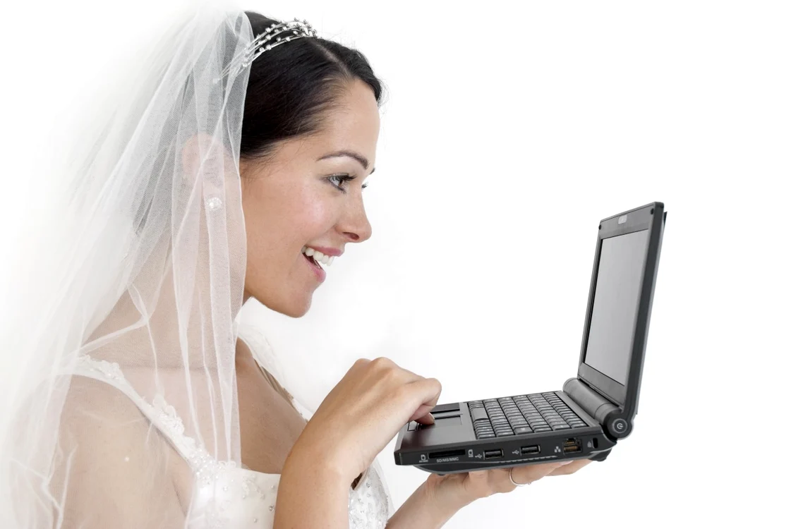 O mare parte din pregătirea nunţii şi chiar din nuntă în sine s-a mutat în social media FOTO Shutterstock