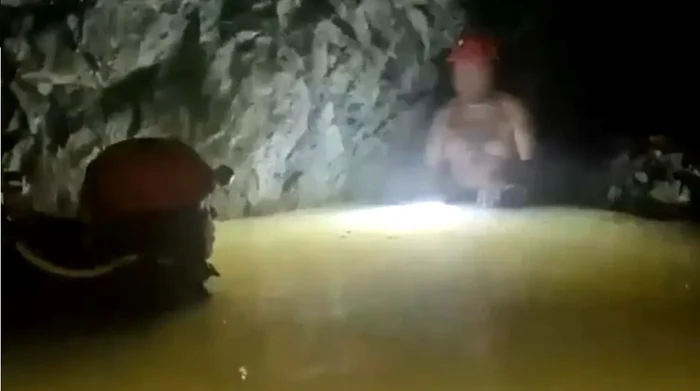 Un miner a fost salvat după 14 zile petrecute sub pământ, în urma prăbușirii minei Santa Fe. FOTO: X