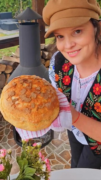 Pâine fără frământare: crocantă la exterior și moale la interior. „Se face cât ai bate din palme”